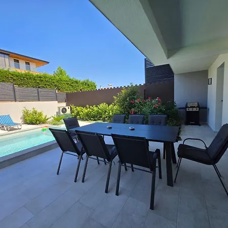 Felicity, Private Pool With Heating And Salt Water فيلة لوزينيتس