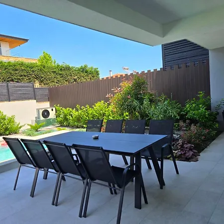 Felicity, Private Pool With Heating And Salt Water 빌라 *