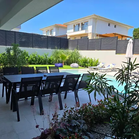 빌라 Felicity, Private Pool With Heating And Salt Water 로제넷츠