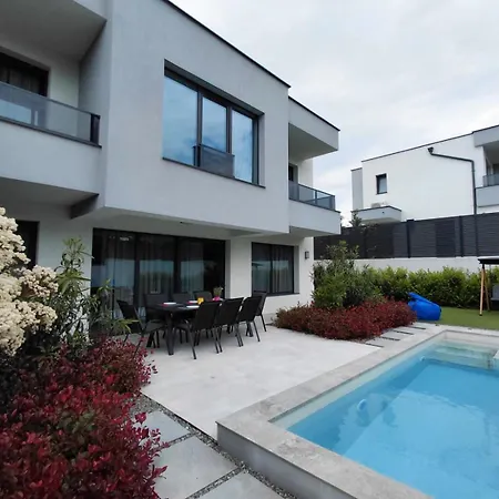 Villa Felicity, Private Pool With Heating And Salt Water Lozenets